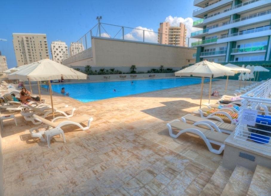 Apartment With Pool Слима Экстерьер фото