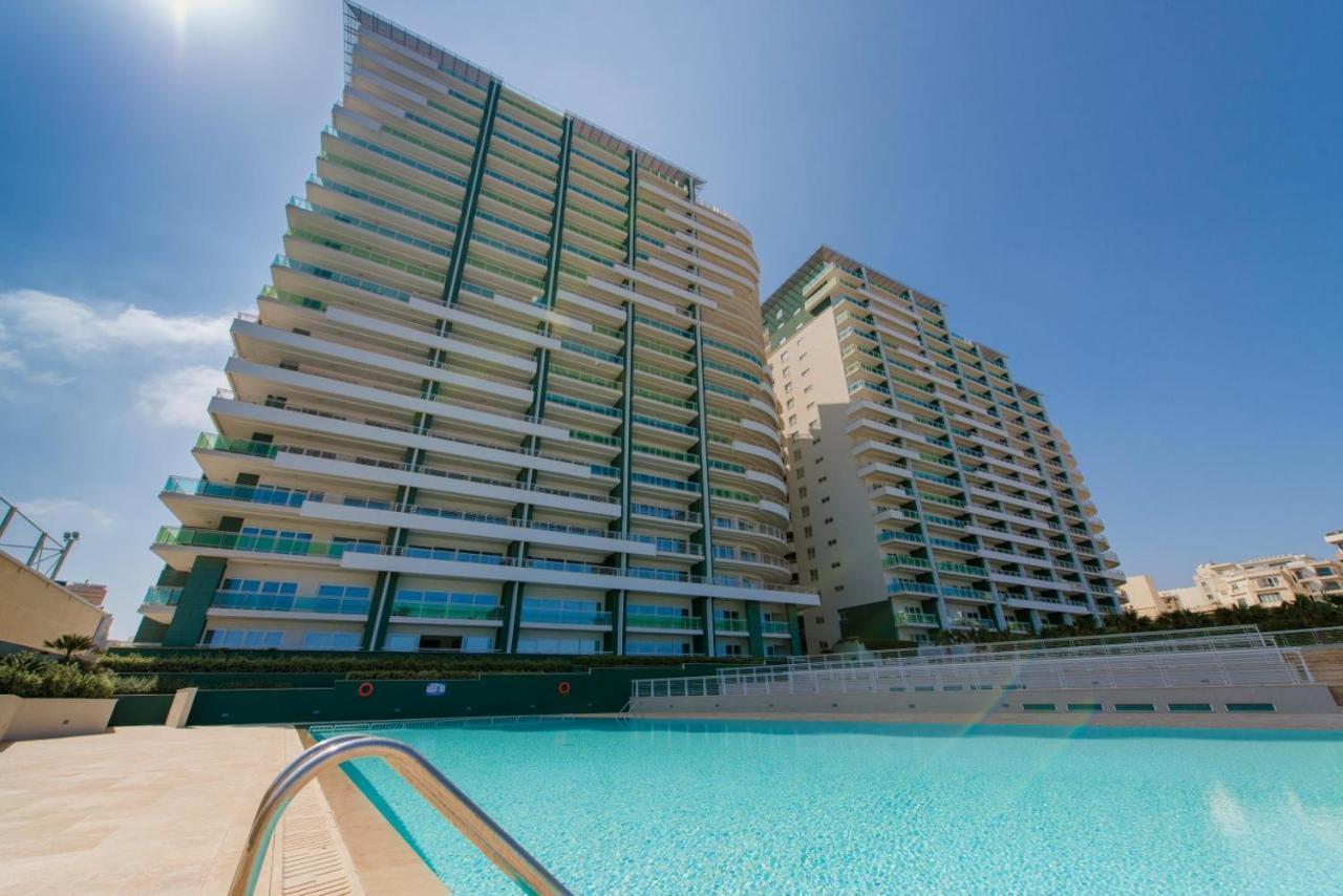 Apartment With Pool Слима Экстерьер фото